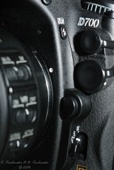 D700